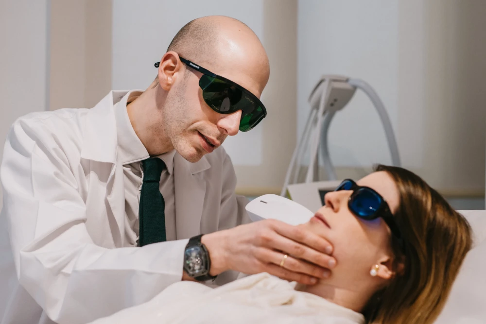 dermatologo especialista hirsutismo gijon